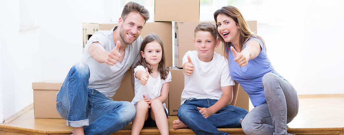 happy family thumbs up sign